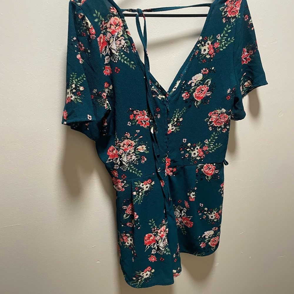 Hot kiss Lush Teal Floral Wrap Romper Sz large criss cross neckline - Picture 6 of 7
